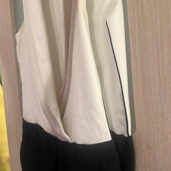 Vest jumpsuit with shoulder pads - Picture 3 of 7